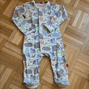 MagneticMe footie, never been worn!